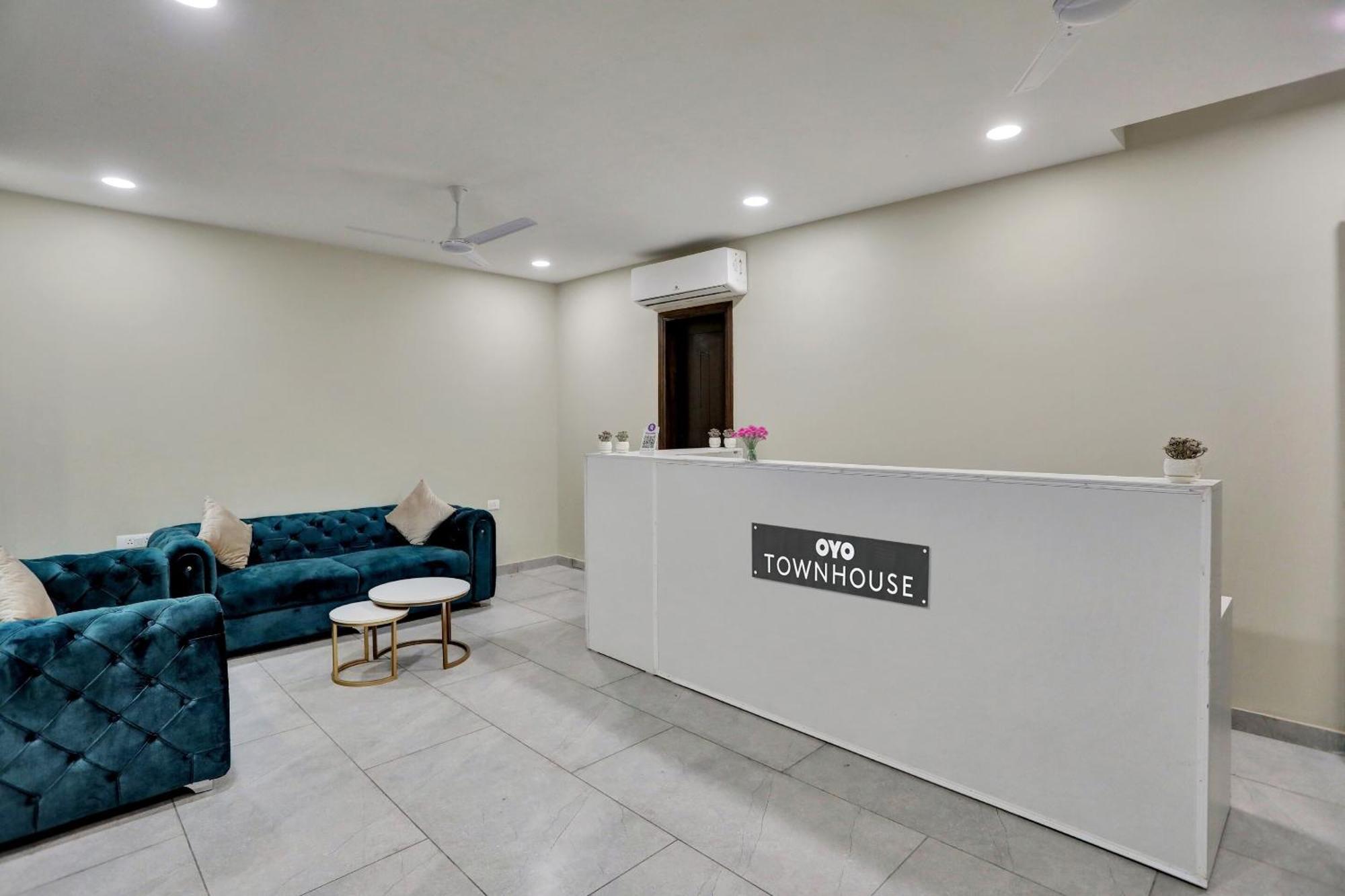 Townhouse Xanthe Hotel Noida Exterior foto