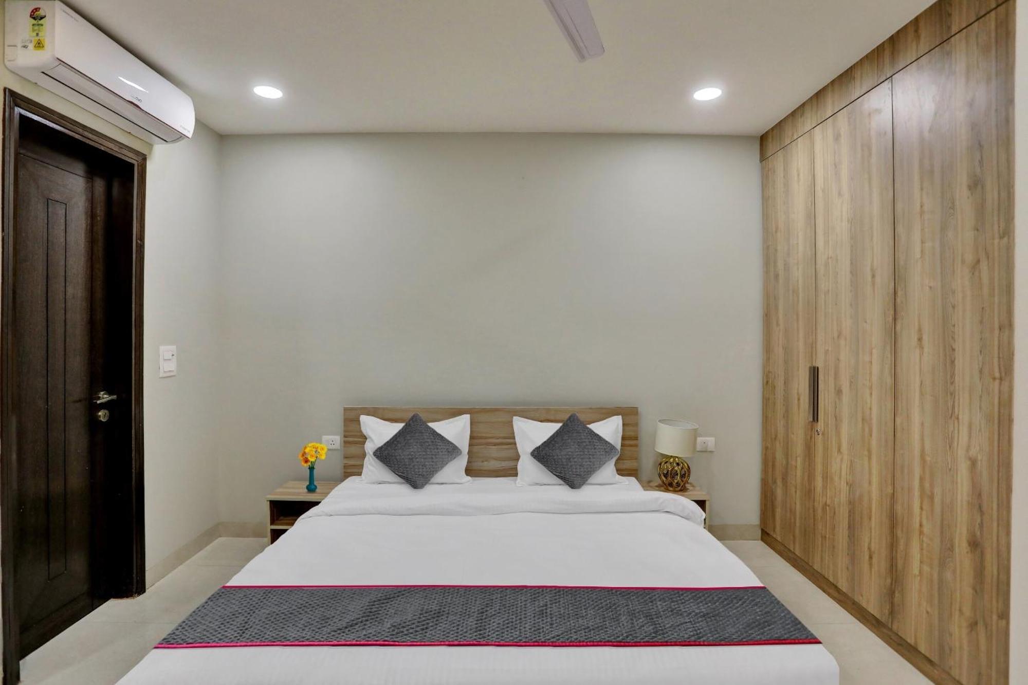Townhouse Xanthe Hotel Noida Exterior foto